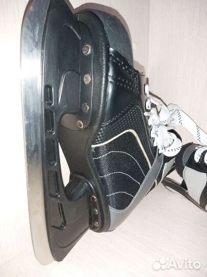 Коньки хоккейные