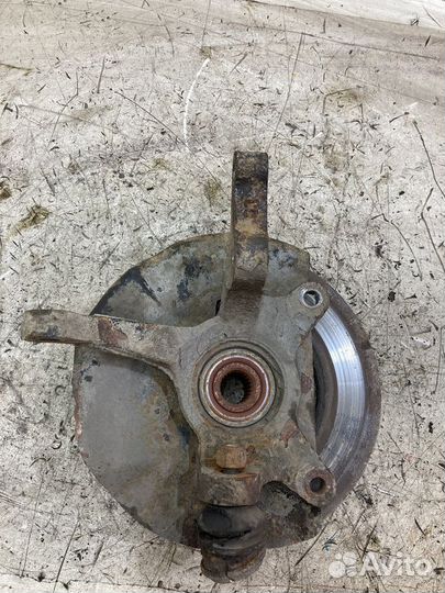 Кулак поворотный передний левый Hyundai Accent