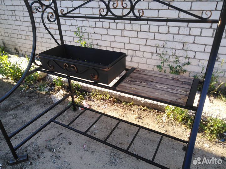 Мангал с крышей