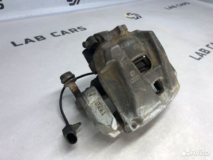 Суппорт тормозной передний левый Audi A4 B8