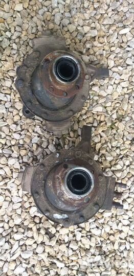 Кулаки поворотные в сборе мост Спайсер