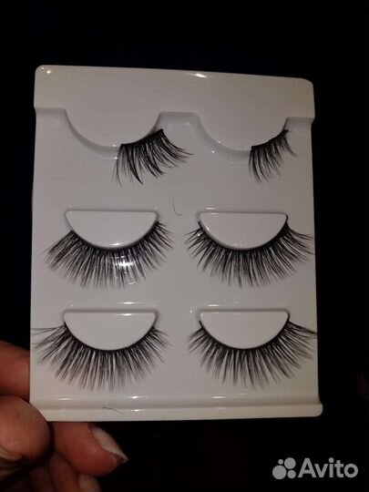 Накладные ресницы с клеем