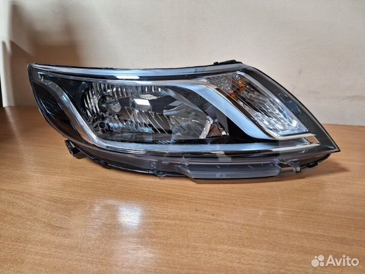 Фара передняя правая Kia Rio QB