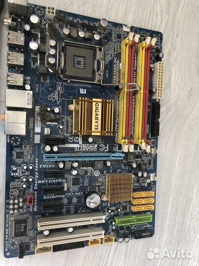 Материнская плата с процессором и памятью