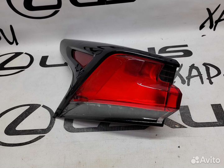 Фонарь в крыло Lexus NX300