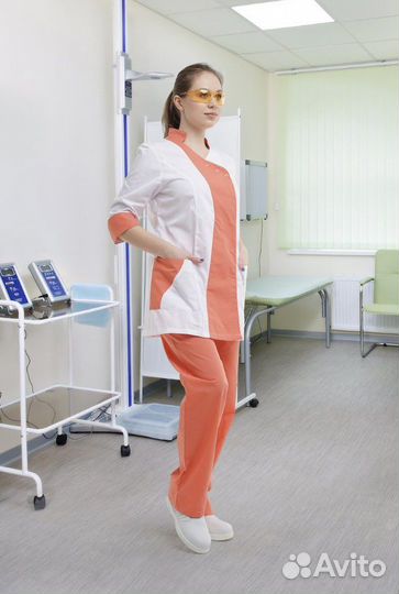 Медицинский костюм женский