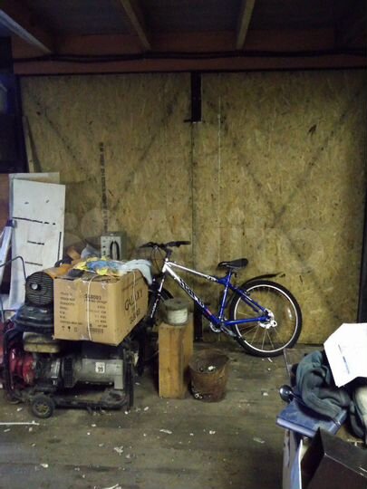 Гараж, > 30 м²