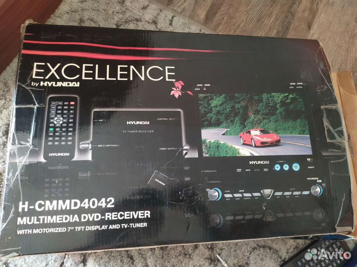 Мультимедийный центр Hyundai H-cmmd4042