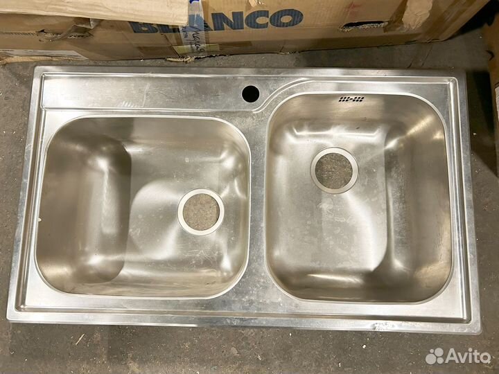 Полки стеллажи мойки для кухни