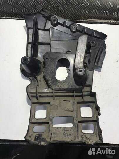 Направляющая заднего бампера левая BMW X1