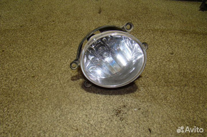 Фара противотуманная правая Toyota Corolla (E180)