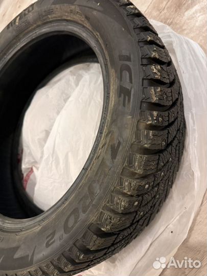 Pirelli Ice Zero 2 205/55 R17 95T