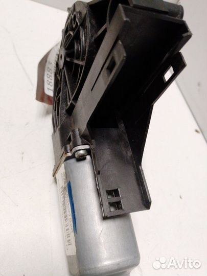 Моторчик стеклоподъемника Skoda Octavia (A5 1Z)