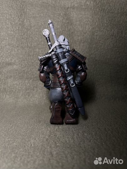 Фигурка ведьмак 3