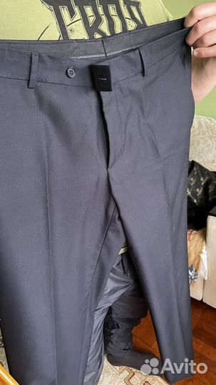 Продаю костюм