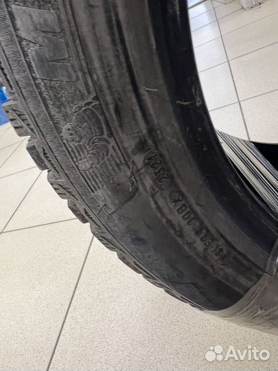 Michelin X-Ice North 4 SUV 275/45 R21 и 315/40 R21 111