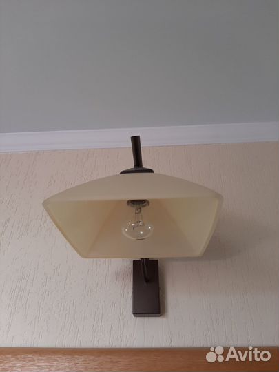 Настенный светильник бра