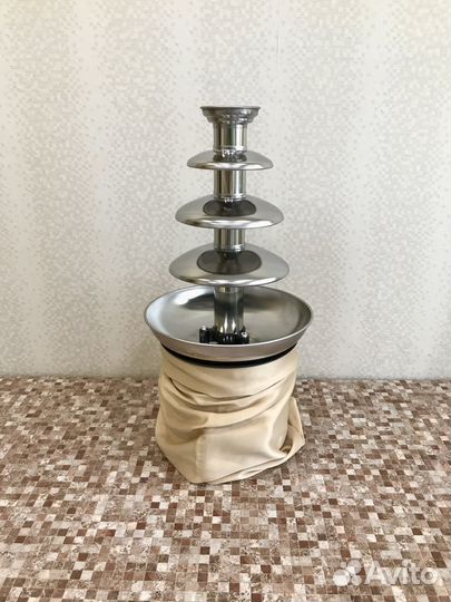 Шоколадный фонтан в аренду или с обслуживанием