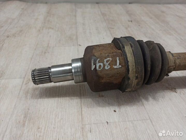 Привод передний левый Ford Focus CB4 1.6L duratec