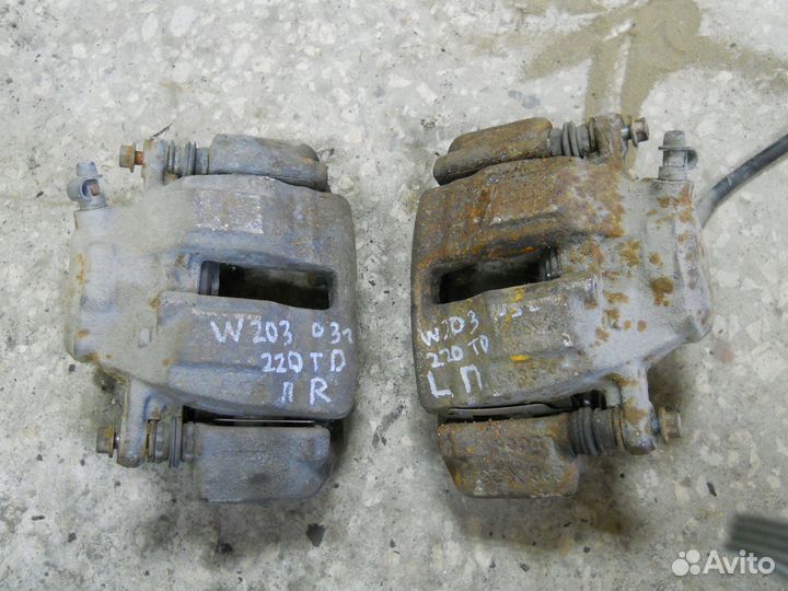 W203 Суппорта тормозные передние Mercedes