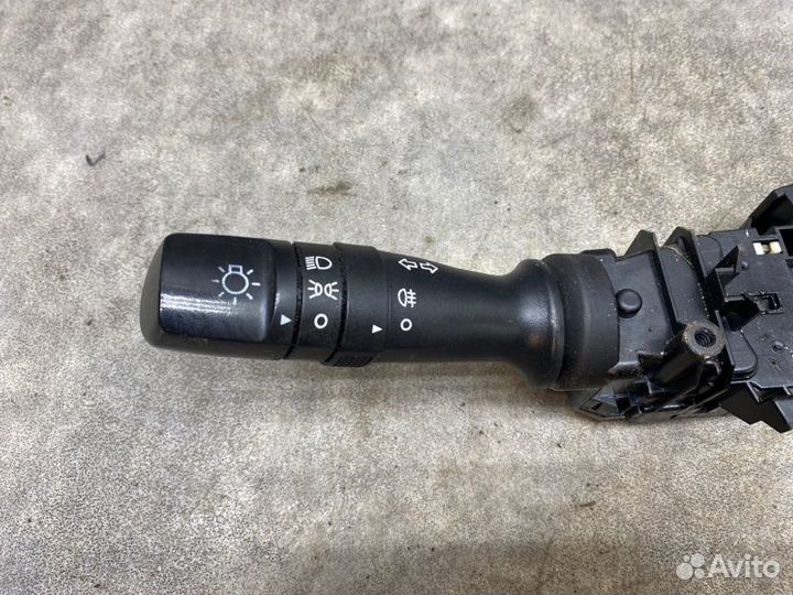 Переключатель поворотов Hyundai I30 1.4 G4FA 2013