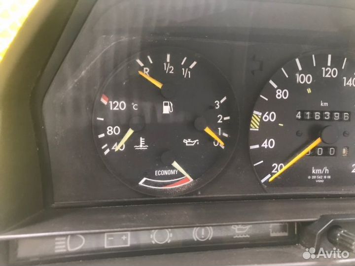 Щиток приборов Mercedes-Benz 190E W201 M102.921