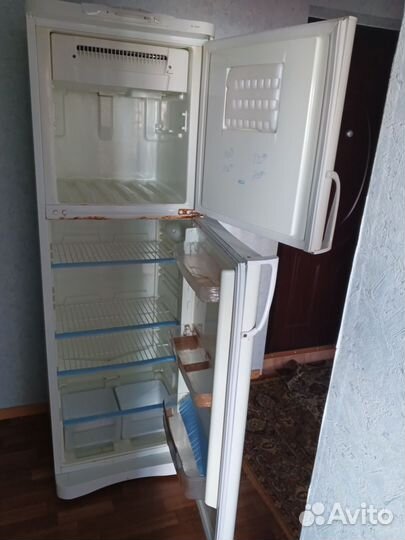 Холодильник бу indesit на запчасти