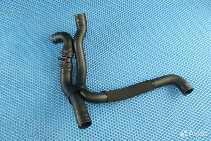 Патрубок системы охлаждения VAG 1K0121049CE