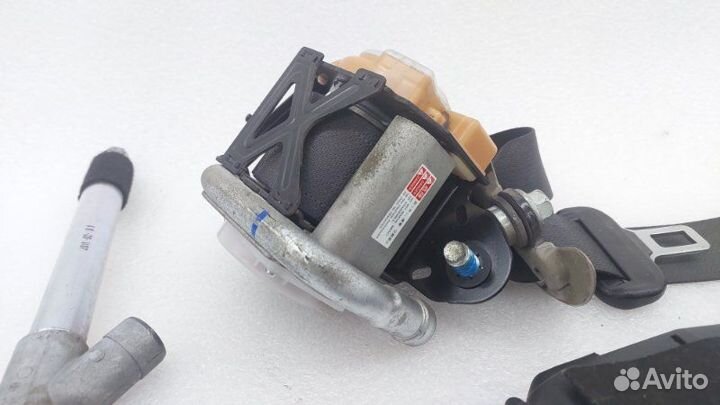 Ремень безопасности с пиропатроном передний правый