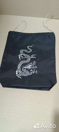 Мешочек для подарка в вышивкой дракона
