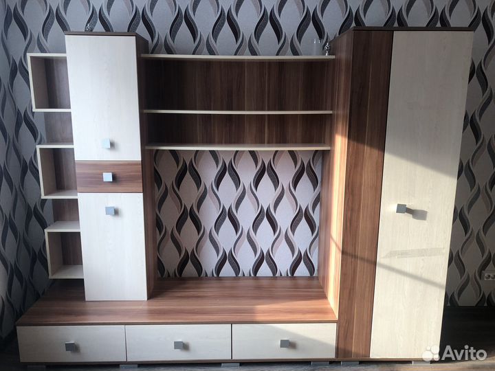 Продам стенку под телевизор