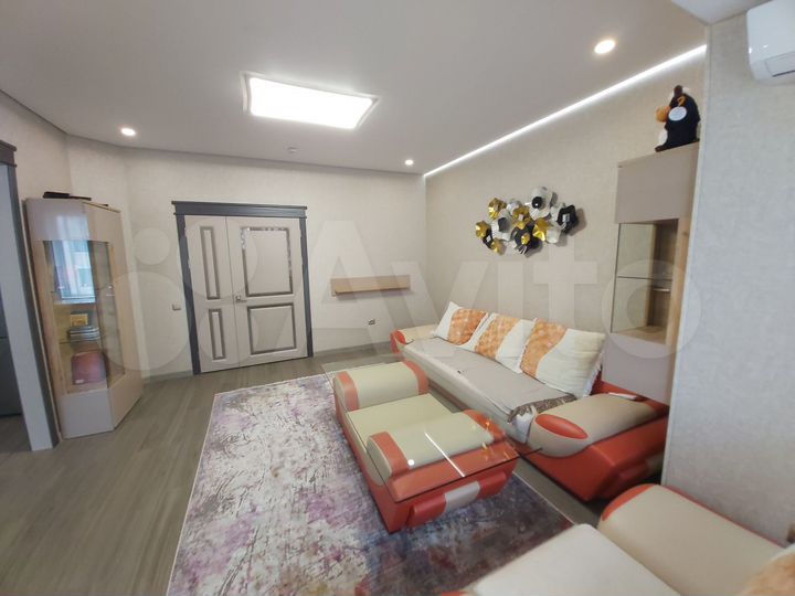 2-к. квартира, 72 м², 6/10 эт.