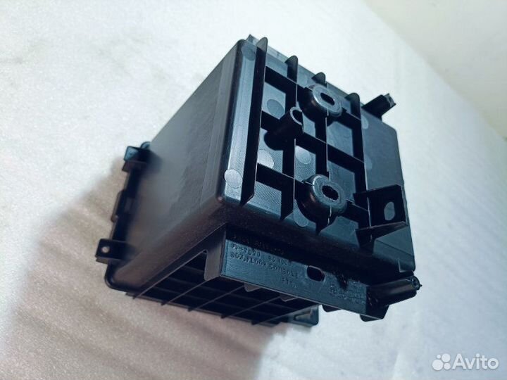 Ящик консоли Mitsubishi Galant Fortis CY6A 2011