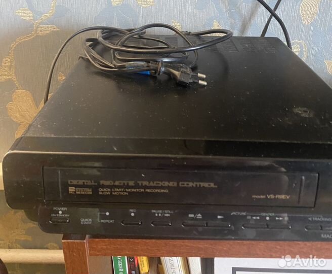Видеомагнитофон akai