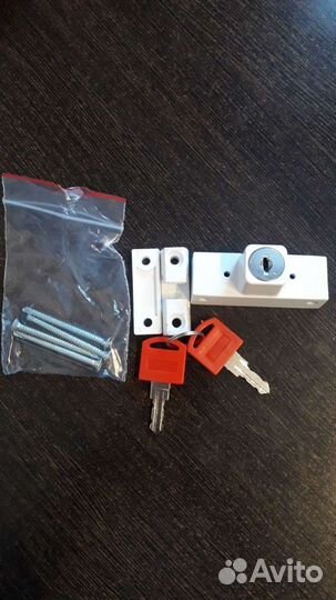 Оконные ручки и замки.Дюбель и шуруп