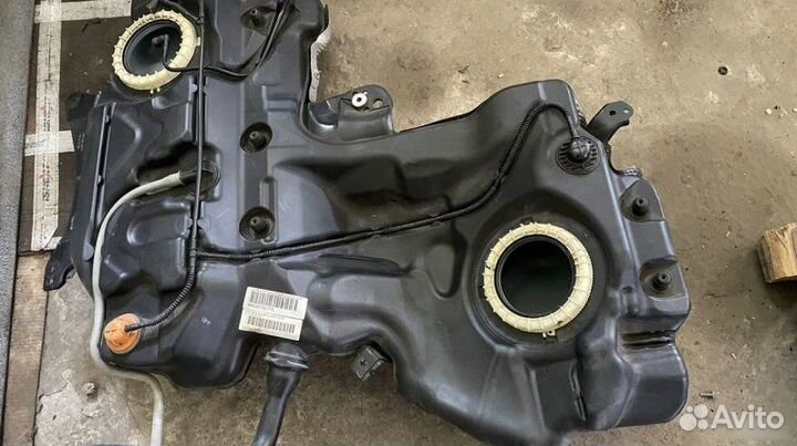 Топливный бак Audi A4 B8 2.0 tfsi multitronic