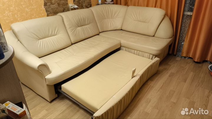 Диван угловой (б/у), отличный внешний вид