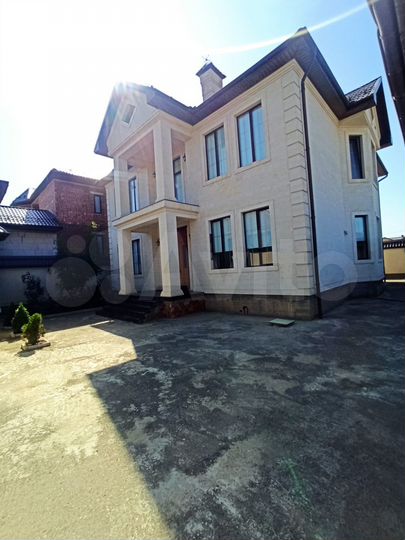 Дом 450 м² на участке 6 сот.