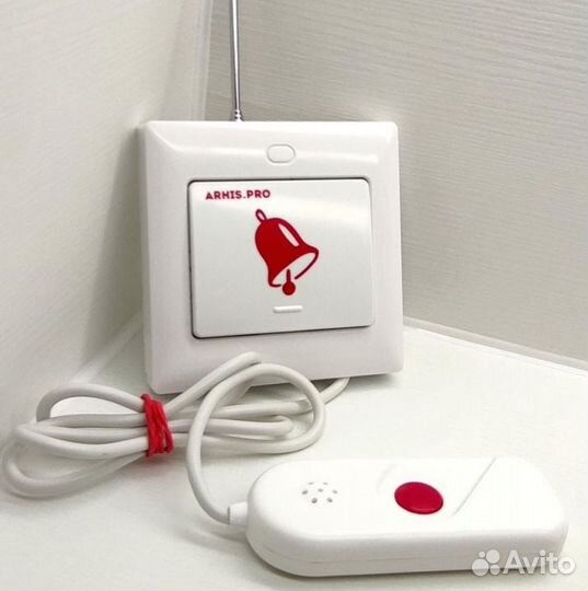 Кнопка вызова персонала с выносной кнопкой в руку