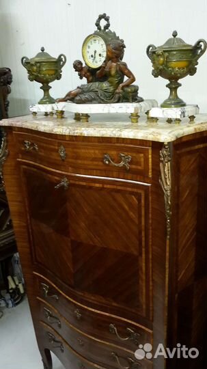 Антикварный письменный стол