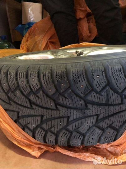 Диски г16 крайслер пт. Два с резиной. Два без