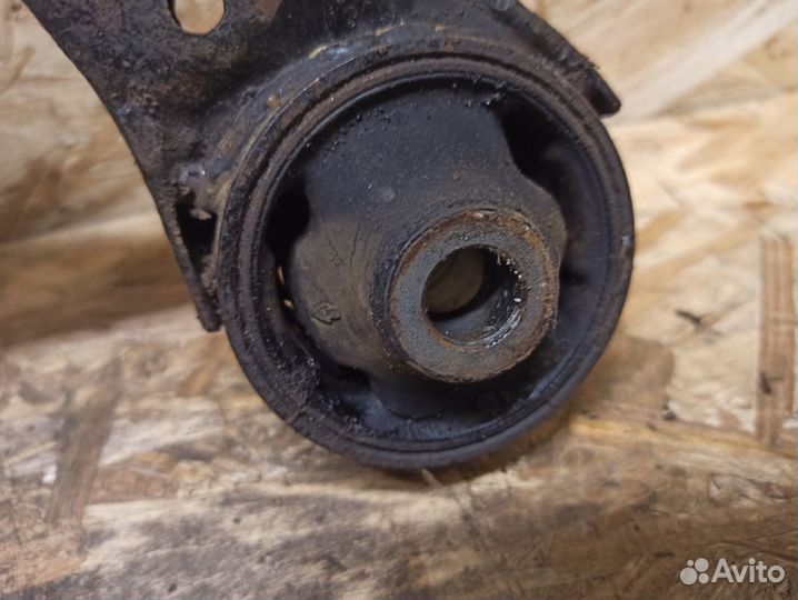 Рычаг левый Hyundai Tucson 1