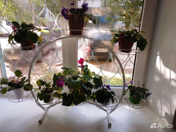 Подставка для цветов на 8 кашпо