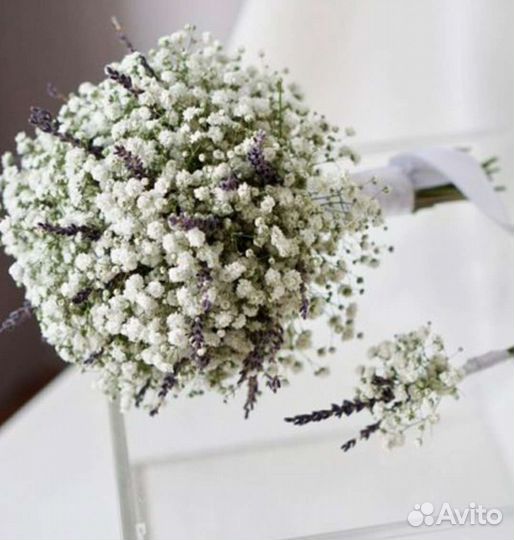 Свадебный букет невесты из гипсофилы с лавандой
