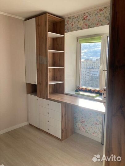 Рабочая зона у окна IKEA