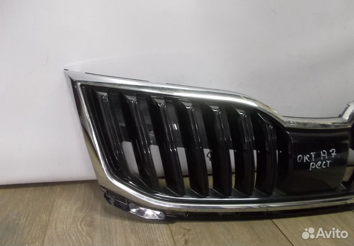 Решетка радиатора бу Skoda Octavia A7 рестайлинг OEM 5E0853653C