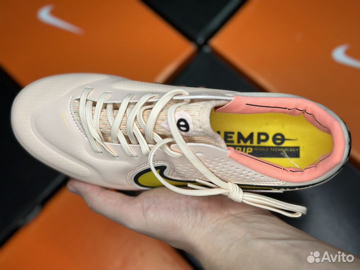 Футбольные бутсы железки Nike Tiempo Legend 9
