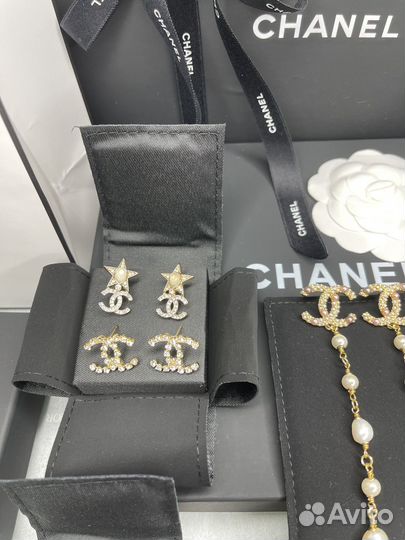 Серьги Chanel в упаковке