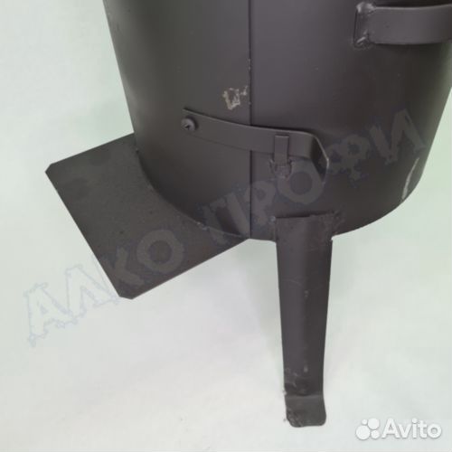 Печь для казана с дверцей и дымоходом