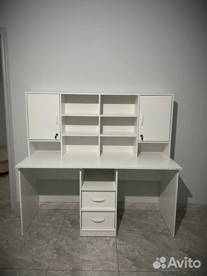 Письменный стол